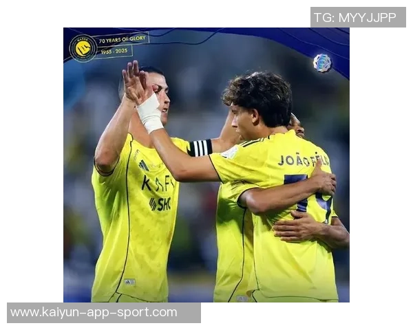 菲利克斯谈与C罗合作感受：轻松踢球找回昔日自我