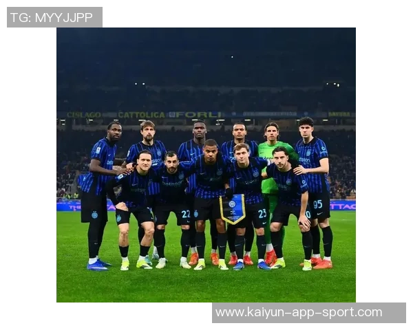 齐沃安慰皮奥错失空门展现球队团结精神与互助氛围 齐沃安慰皮奥错失空门展现球队团结精神与互助氛围